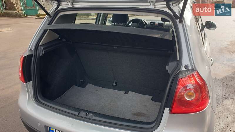 Хэтчбек Volkswagen Golf 2007 в Ровно