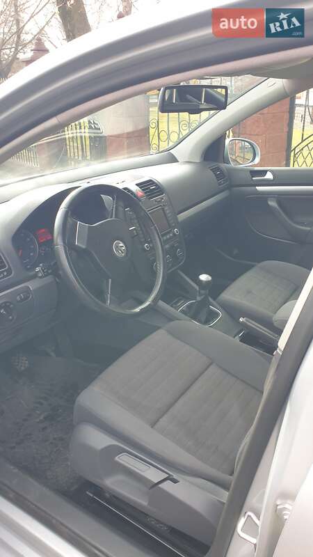 Хэтчбек Volkswagen Golf 2007 в Ровно