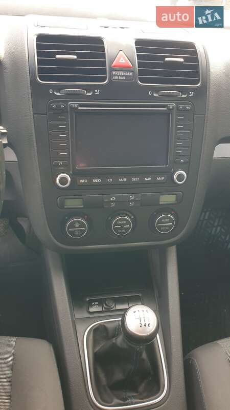 Хэтчбек Volkswagen Golf 2007 в Ровно