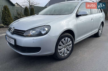 Универсал Volkswagen Golf 2011 в Староконстантинове