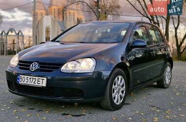 Хетчбек Volkswagen Golf 2005 в Волочиську