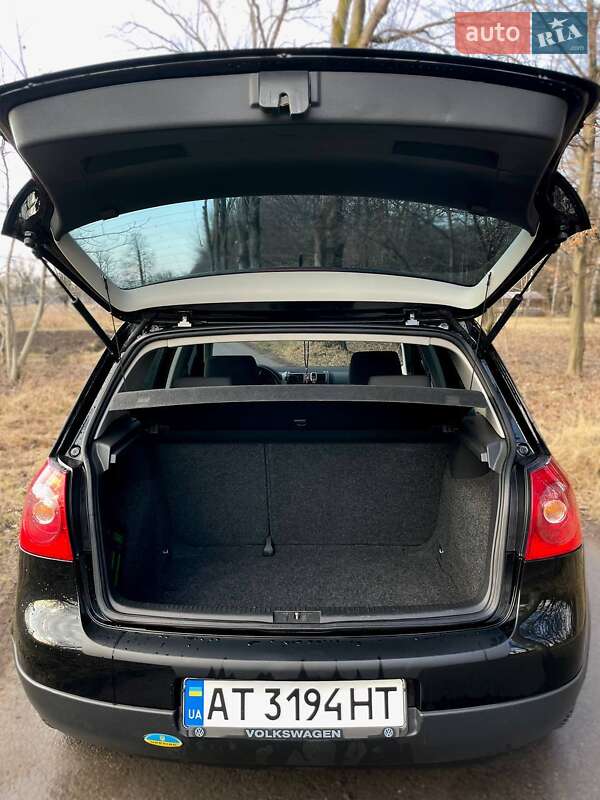 Універсал Volkswagen Golf 2005 в Рогатині