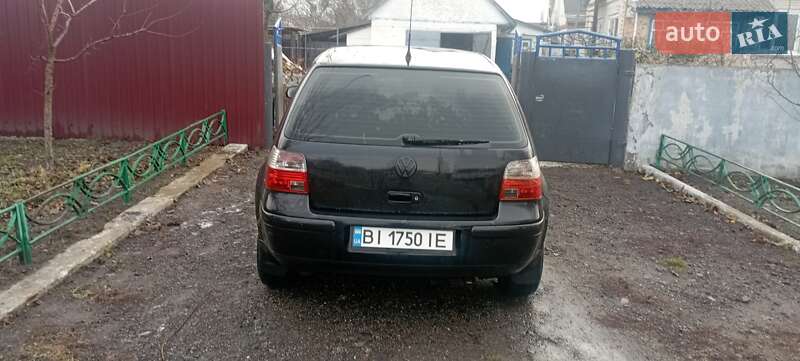 Хетчбек Volkswagen Golf 2002 в Лохвиці