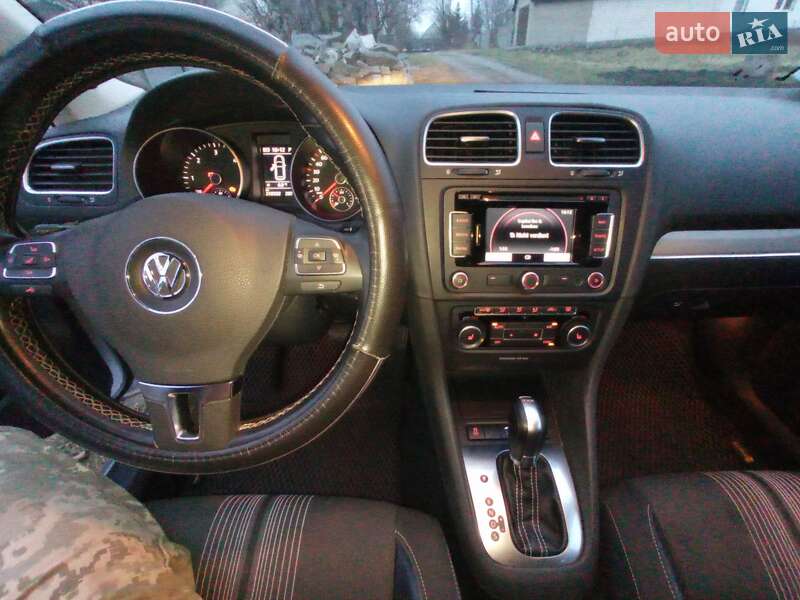 Універсал Volkswagen Golf 2013 в Хмільнику