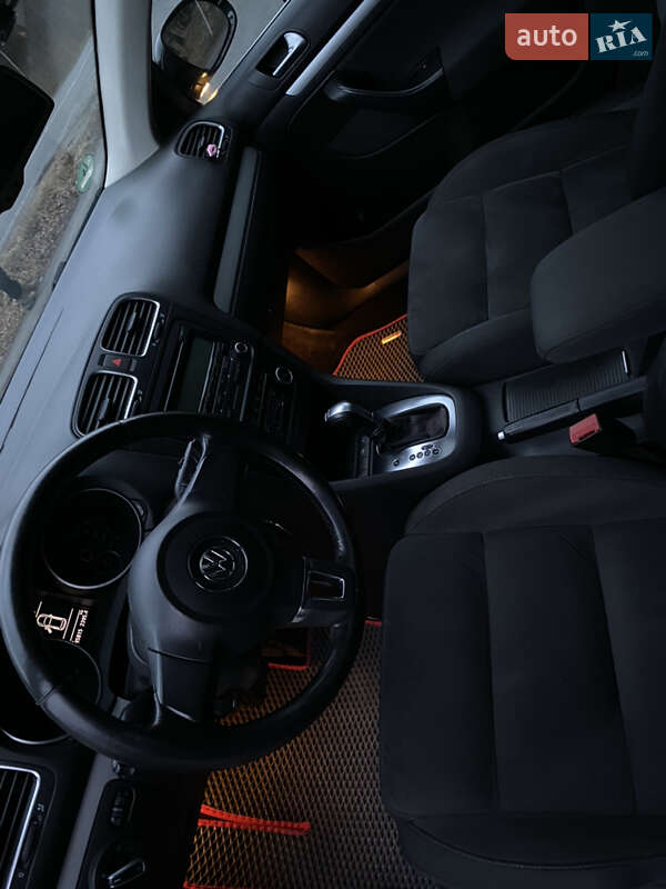 Універсал Volkswagen Golf 2011 в Галичі