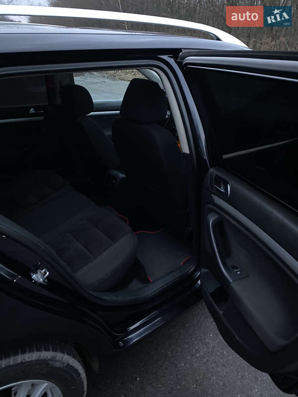 Універсал Volkswagen Golf 2011 в Галичі