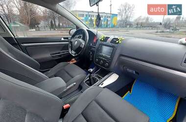Хэтчбек Volkswagen Golf 2007 в 