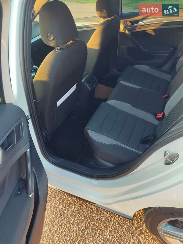 Универсал Volkswagen Golf 2020 в Раздельной