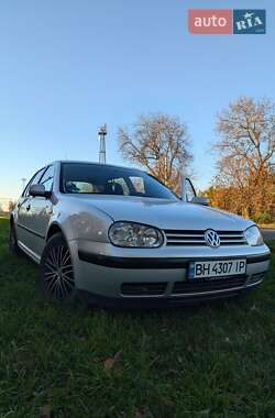 Хэтчбек Volkswagen Golf 1998 в Раздельной