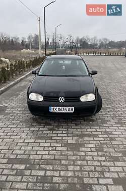 Хэтчбек Volkswagen Golf 2003 в 