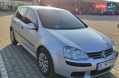 Хетчбек Volkswagen Golf 2005 в Львові