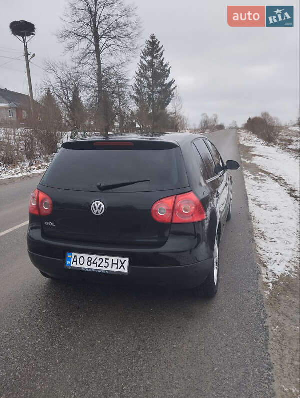 Хетчбек Volkswagen Golf 2004 в Турці