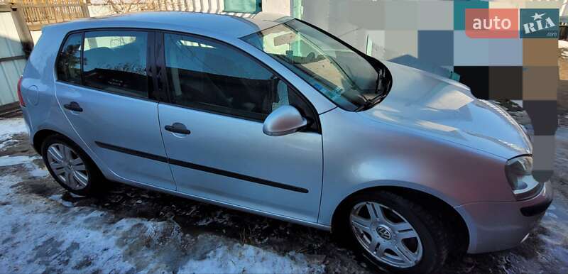 Хетчбек Volkswagen Golf 2004 в Полтаві