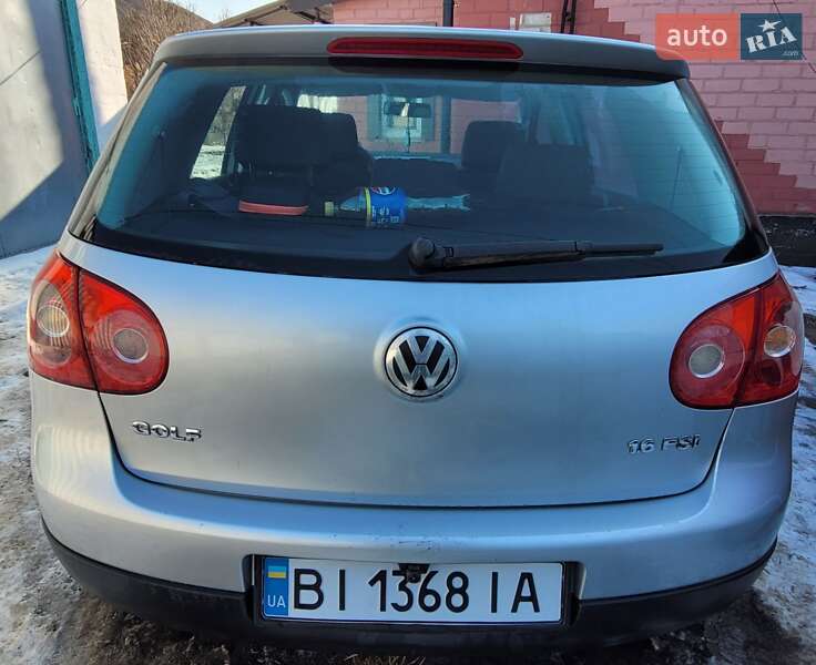 Хетчбек Volkswagen Golf 2004 в Полтаві