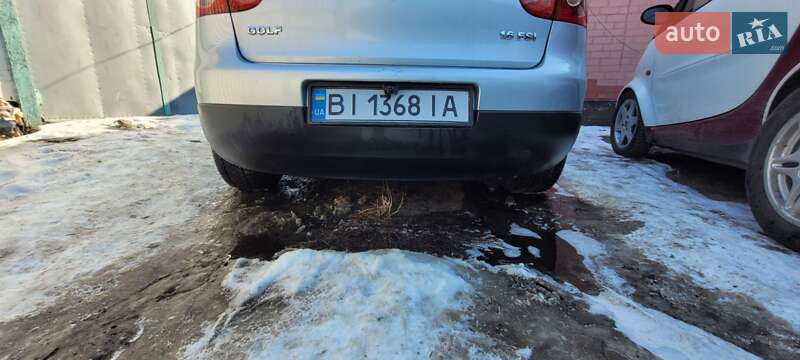 Хетчбек Volkswagen Golf 2004 в Полтаві