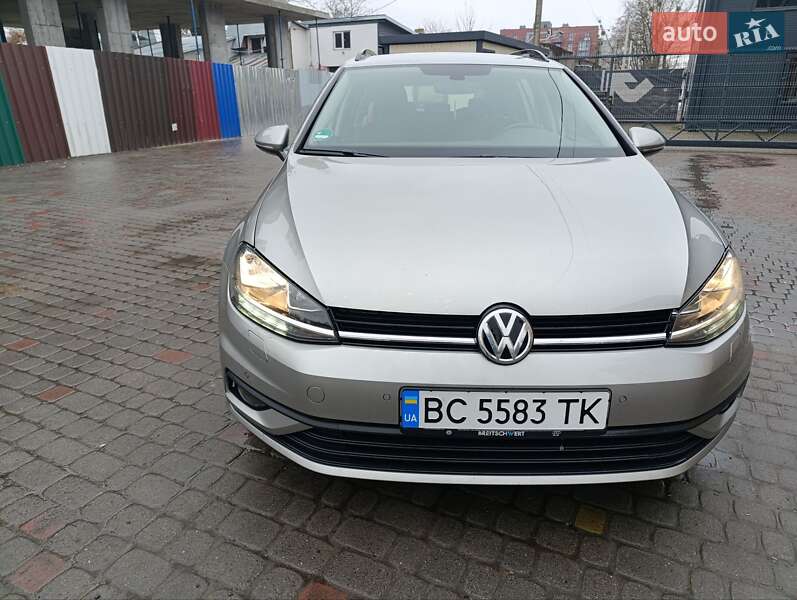 Універсал Volkswagen Golf 2018 в Пустомитах