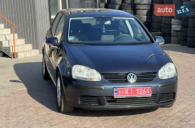 Хетчбек Volkswagen Golf 2005 в Києві