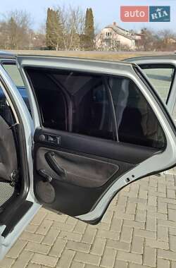 Хетчбек Volkswagen Golf 1999 в 