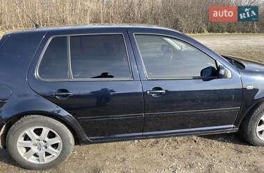 Хэтчбек Volkswagen Golf 2001 в 