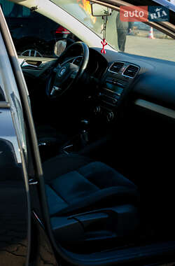 Хэтчбек Volkswagen Golf 2009 в 