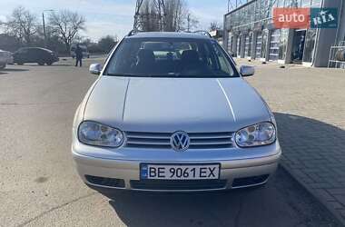 Універсал Volkswagen Golf 2001 в Миколаєві