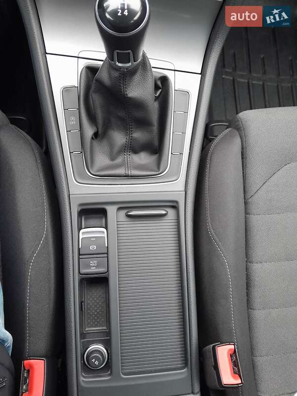 Універсал Volkswagen Golf 2015 в Львові