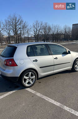 Хэтчбек Volkswagen Golf 2005 в Кропивницком