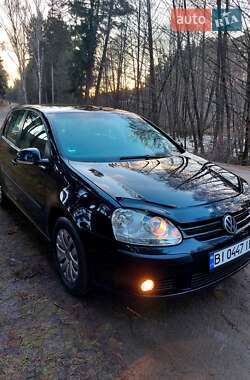 Хэтчбек Volkswagen Golf 2005 в Тростянце