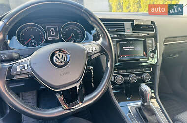 Хэтчбек Volkswagen Golf 2015 в 