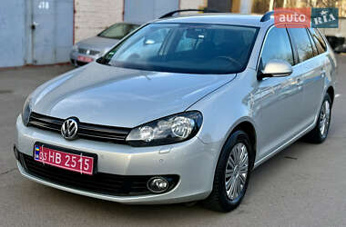 Универсал Volkswagen Golf 2010 в Ровно