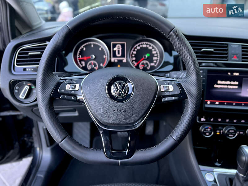 Универсал Volkswagen Golf 2015 в Одессе