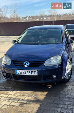 Хэтчбек Volkswagen Golf 2006 в Черновцах