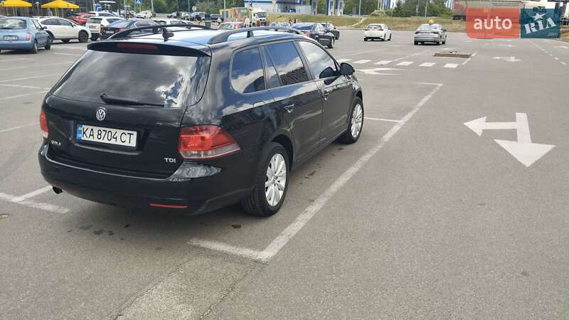 Универсал Volkswagen Golf 2011 в Киеве