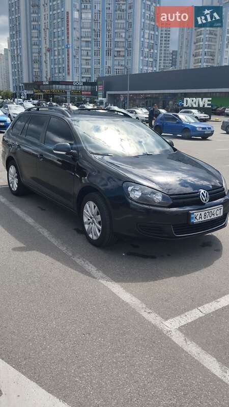 Универсал Volkswagen Golf 2011 в Киеве