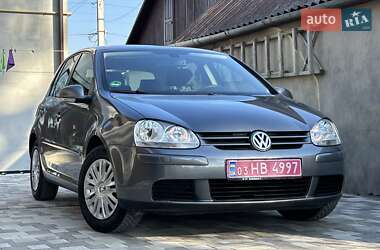 Хетчбек Volkswagen Golf 2005 в Рівному