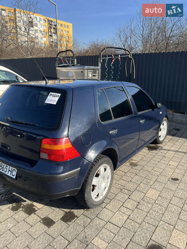 Хэтчбек Volkswagen Golf 2002 в Ужгороде