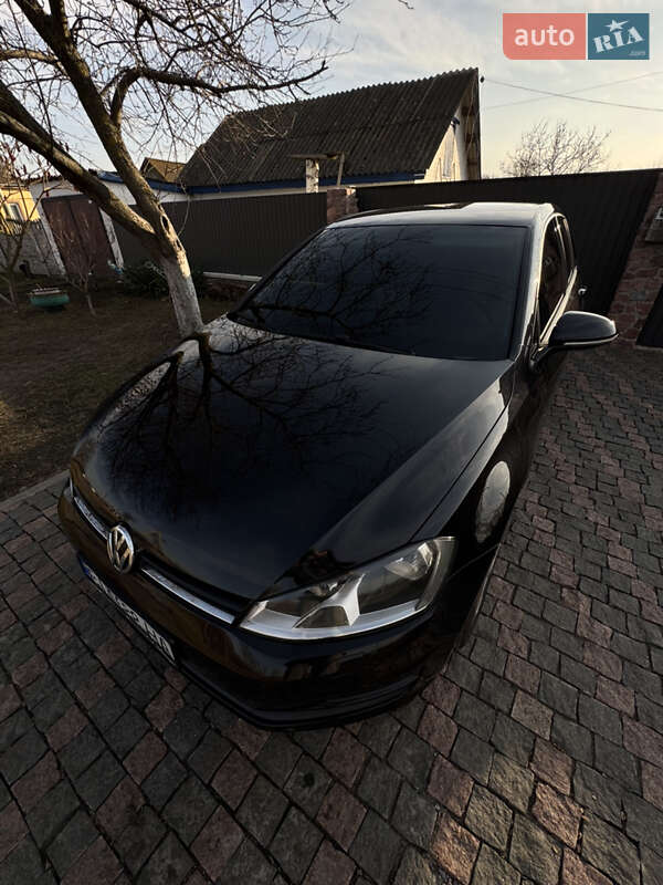 Хэтчбек Volkswagen Golf 2015 в Киеве фото 38 Хэтчбек Volkswagen Golf 2015 в Киеве