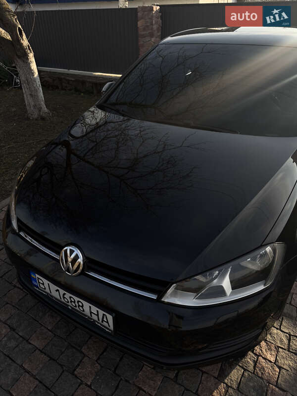 Хэтчбек Volkswagen Golf 2015 в Киеве фото 42 Хэтчбек Volkswagen Golf 2015 в Киеве