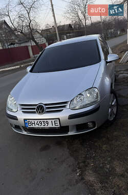 Хетчбек Volkswagen Golf 2004 в Подільську