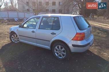 Хэтчбек Volkswagen Golf 1998 в 