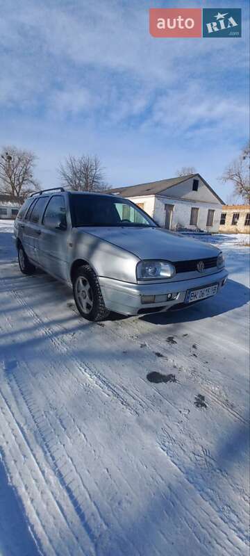 Универсал Volkswagen Golf 1998 в Сарнах