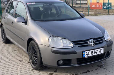 Хэтчбек Volkswagen Golf 2005 в Мукачево