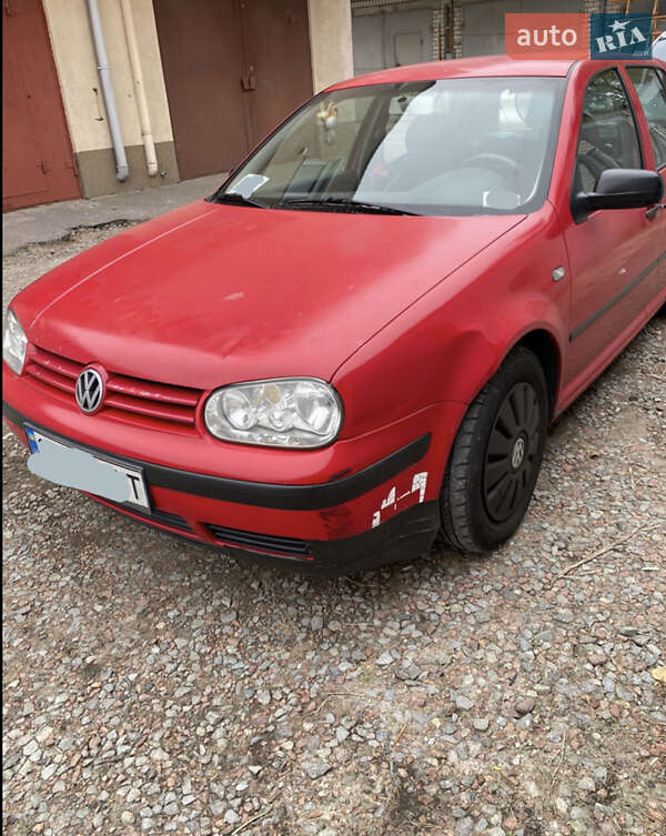 Хетчбек Volkswagen Golf 2002 в Києві