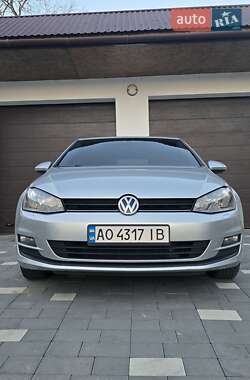 Хэтчбек Volkswagen Golf 2012 в Мукачево