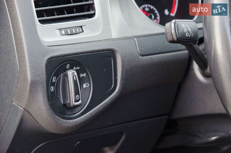 Універсал Volkswagen Golf 2015 в Сарнах