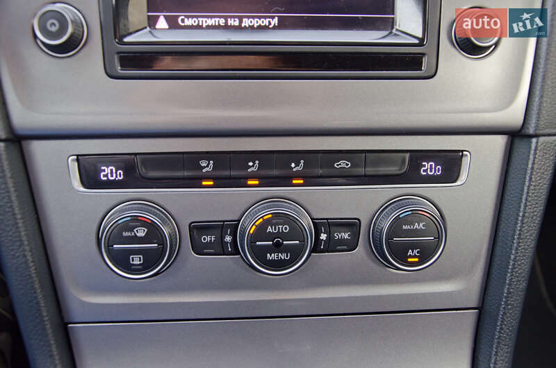 Універсал Volkswagen Golf 2015 в Сарнах