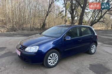 Хэтчбек Volkswagen Golf 2005 в Ахтырке