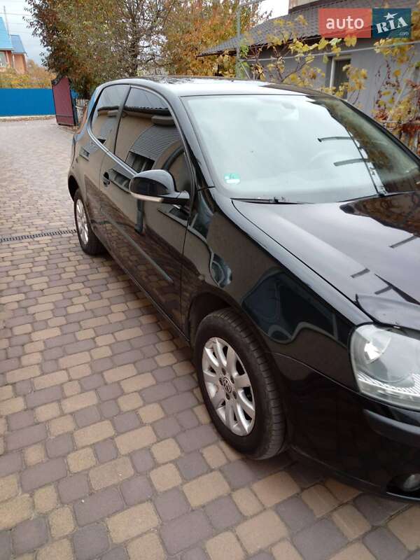Хэтчбек Volkswagen Golf 2004 в Гайсине