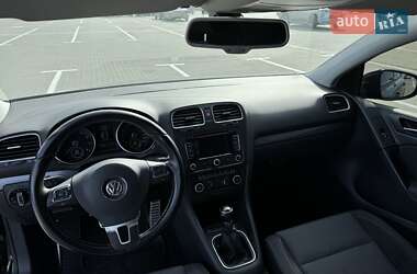 Хэтчбек Volkswagen Golf 2012 в 