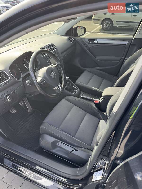 Хетчбек Volkswagen Golf 2012 в Вінниці